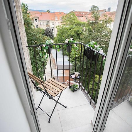 Bright And Modern Apartments In City Center Zagreb Buitenkant foto