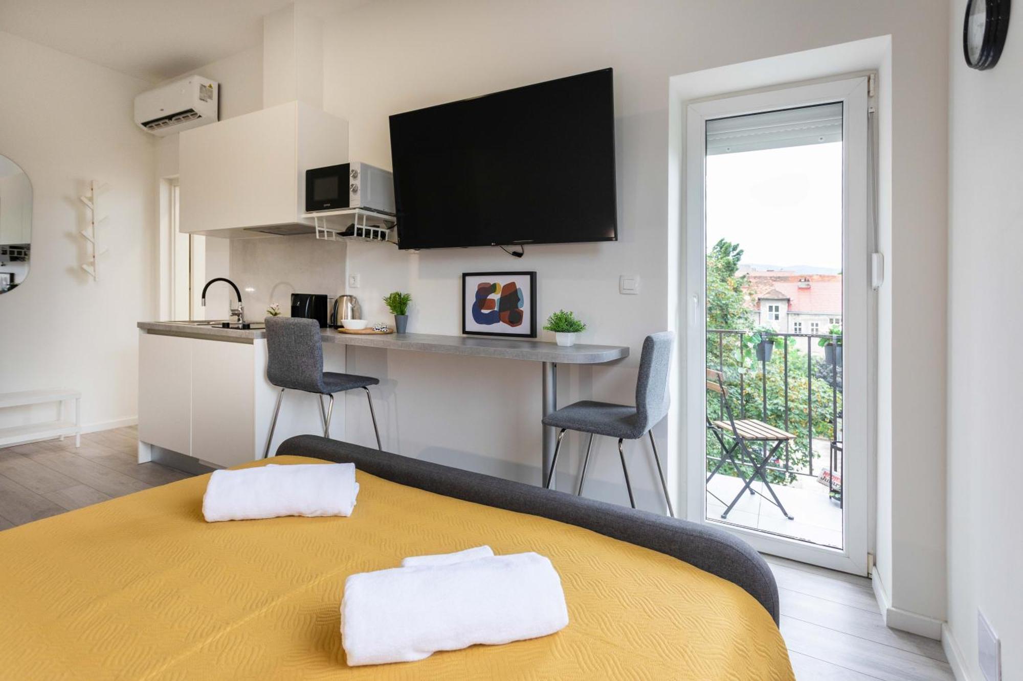 Bright And Modern Apartments In City Center Zagreb Buitenkant foto
